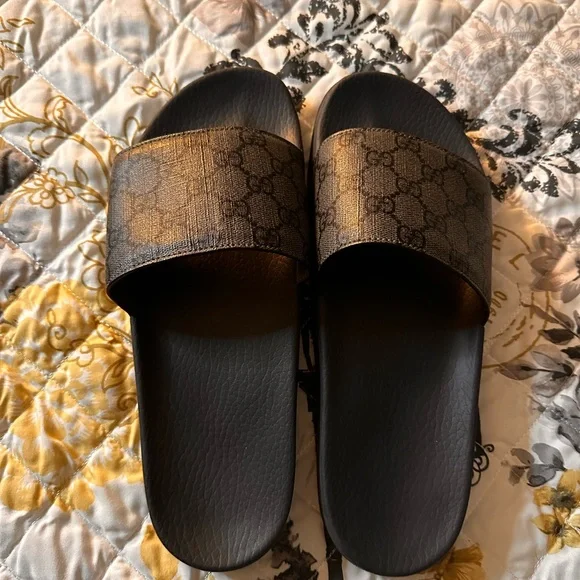 Gucci Black and Gold Sandals with Luxurious Design Leather sandal Gucci Black size 40 EU in Leather - 45936519 main image 4